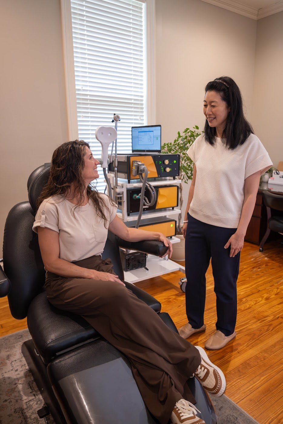 TMS treatment support conversation at Integrative Neuroscience