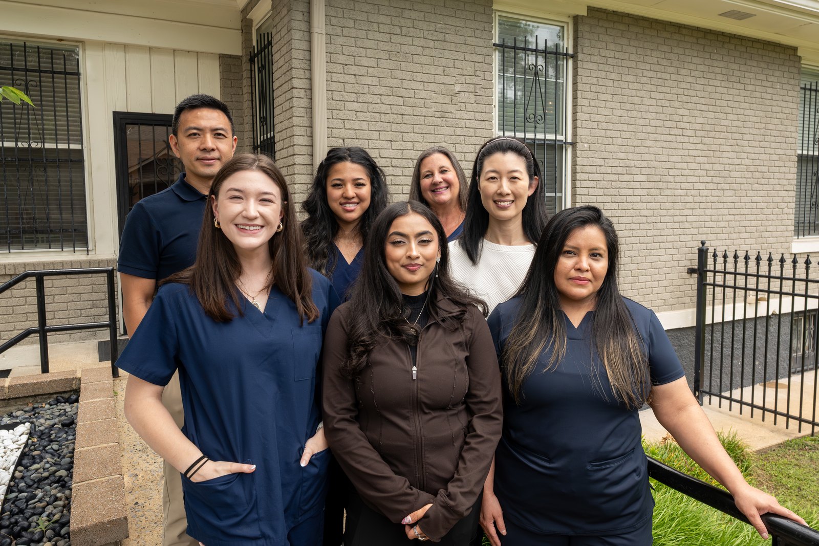 The Integrative Neuroscience team outside their Memphis clinic