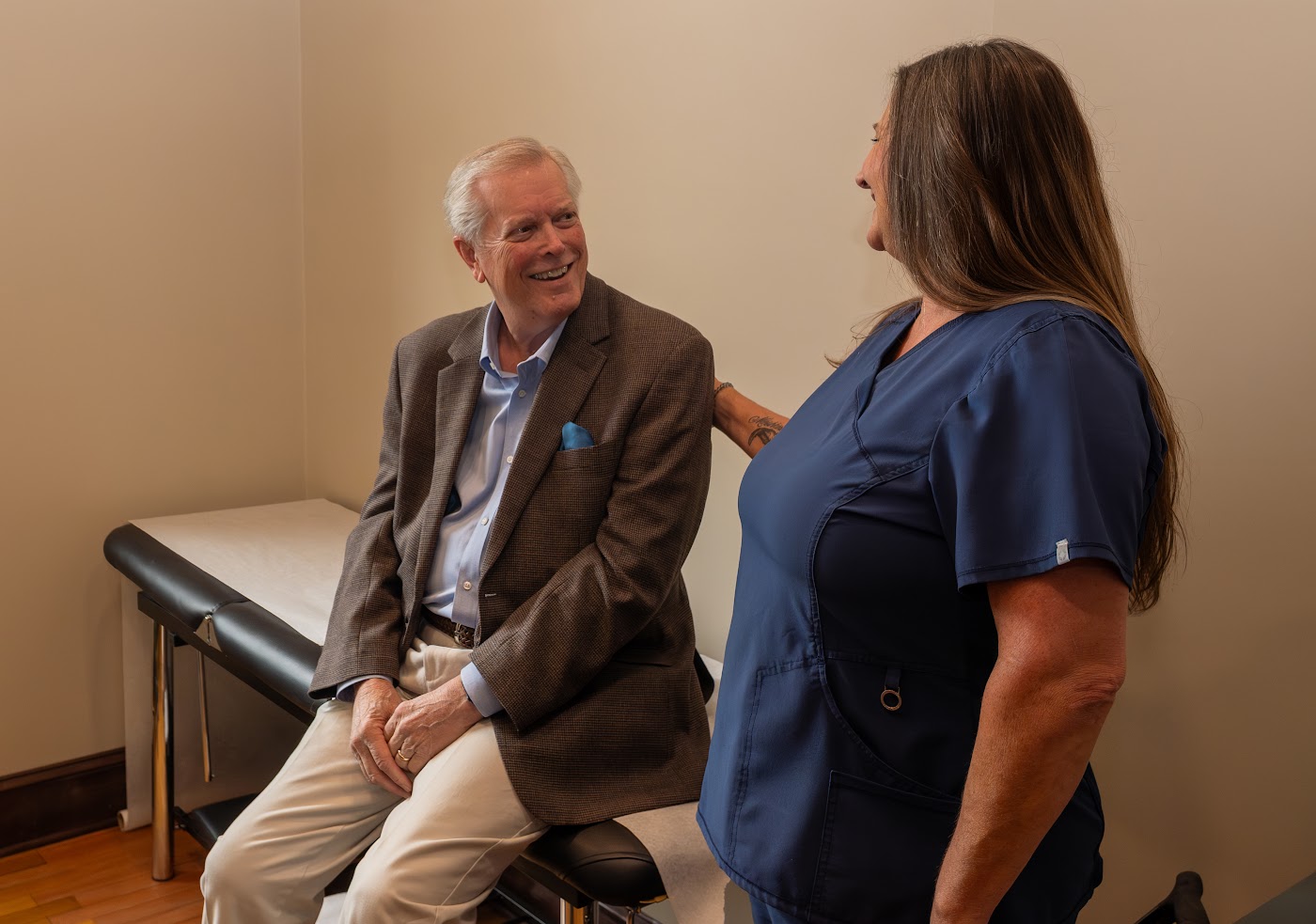 Patient consultation for TMS pain relief at Integrative Neuroscience